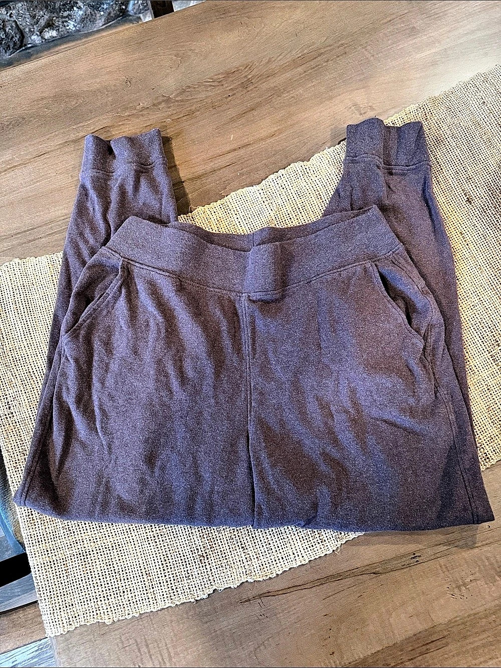 Pact Airplane Jogger Organic Cotton Pants in heathered brown Size Large